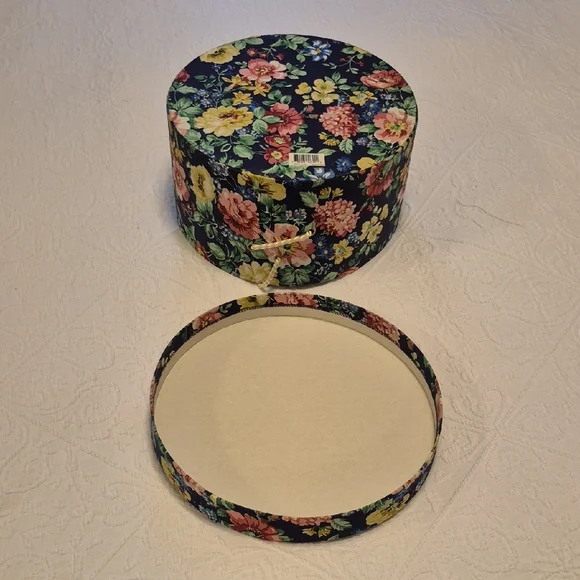 Floral Hat Box with Rope Handle - 10" - Picture 4 of 8